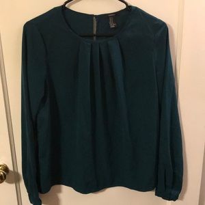 Green long sleeved top